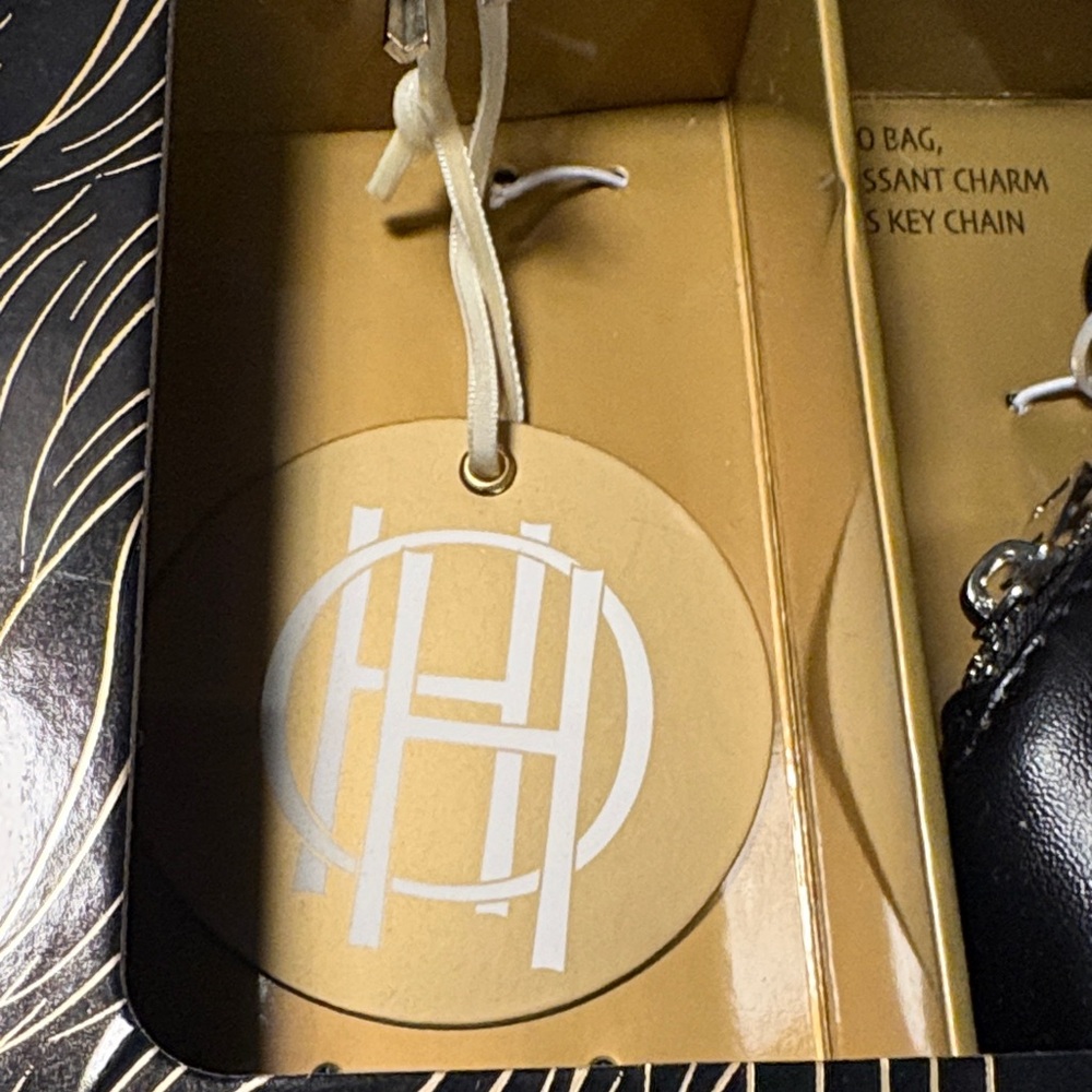 House of Harlow 1960 Black Nano Purse & Paris Keychain Gift Set - Picture 2 of 6